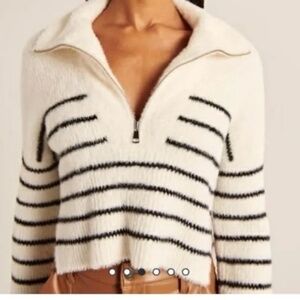 🤍 Abercrombie & Fitch Soft A&F Collection Fuzzy Half-Zip Sweater – XS
